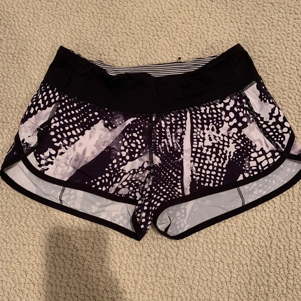 Lululemon speed up shorts. Size 4. 2.5”